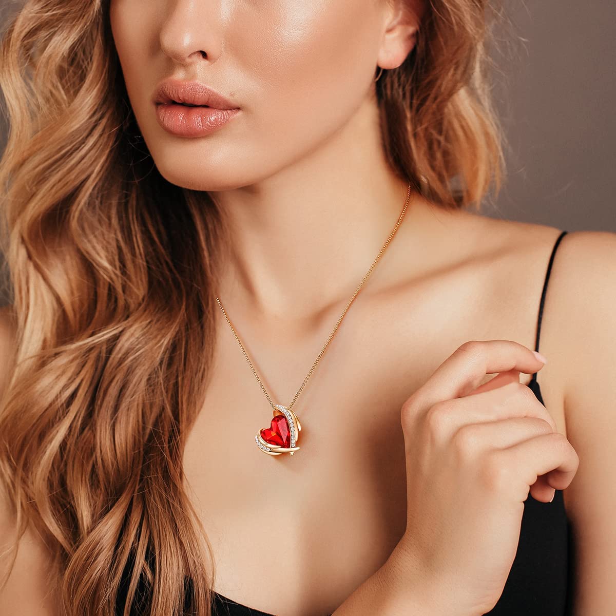 Collier cœur rouge orné de cristaux Swarovski®