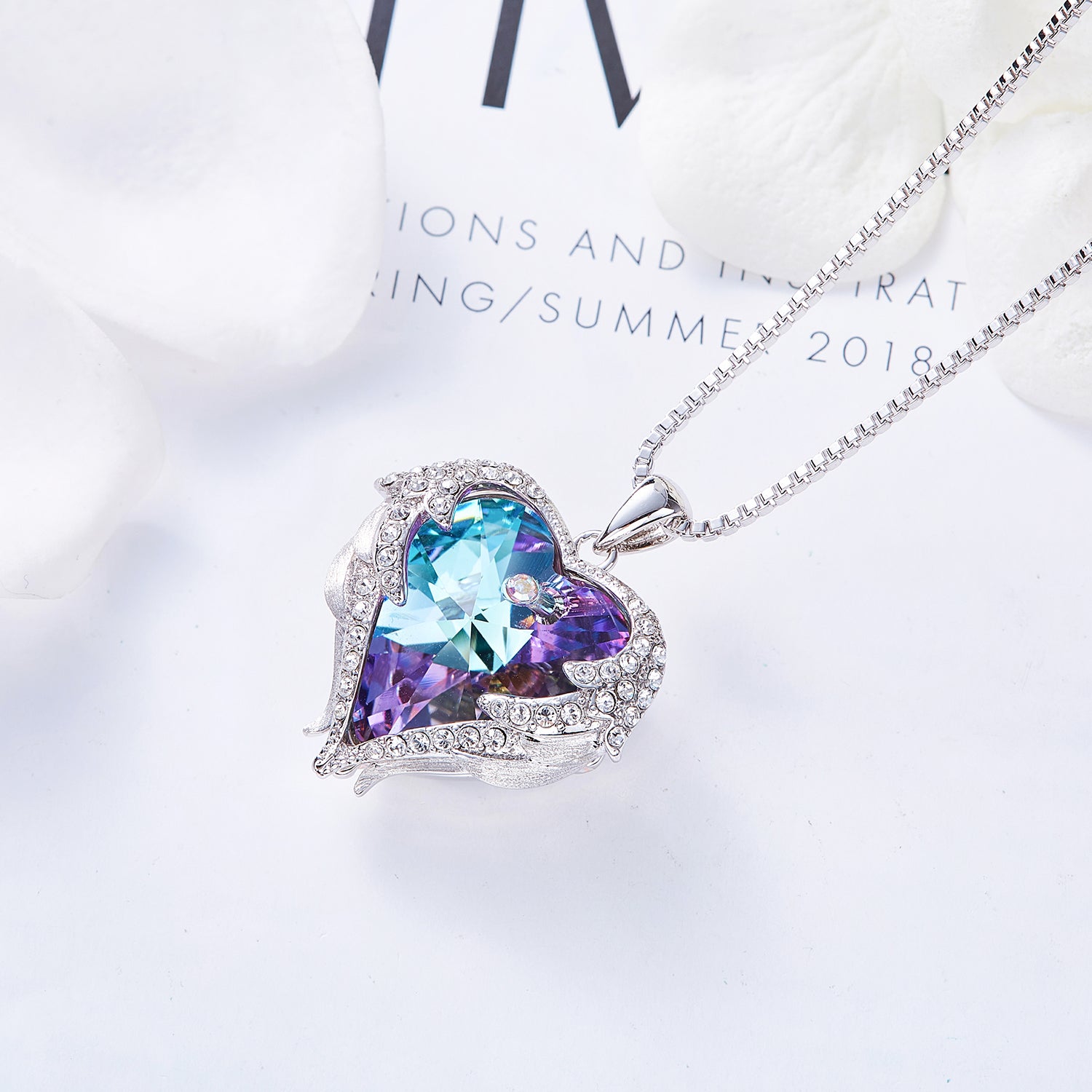 Collier ailes d'ange orné de cristaux Swarovski®