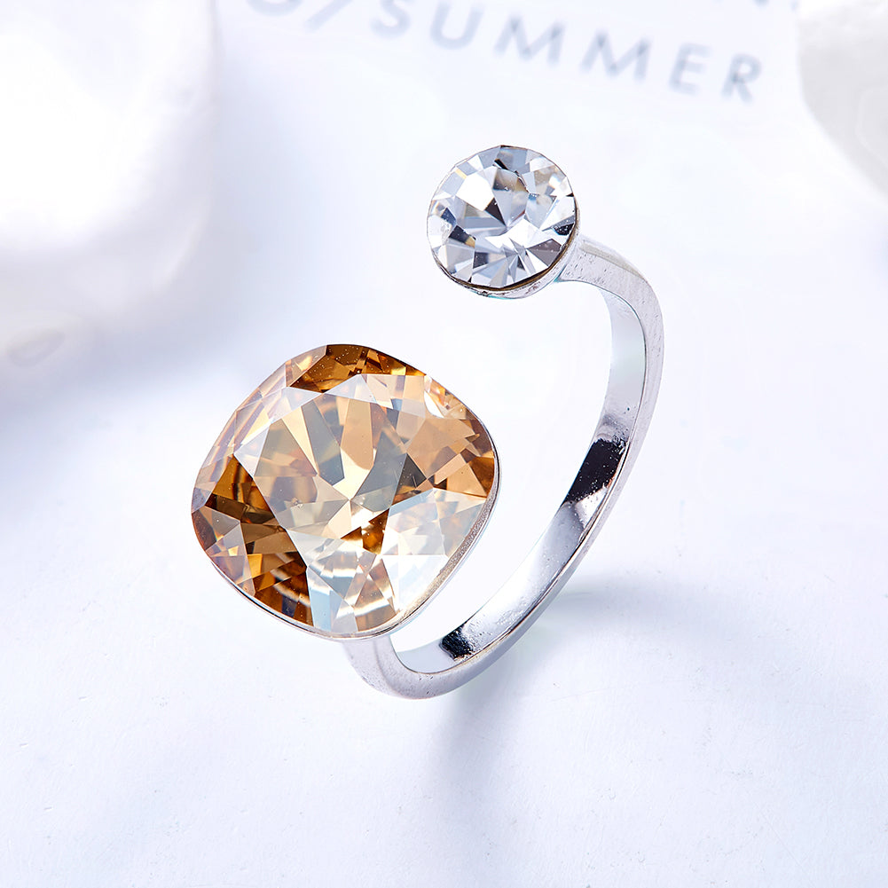 Bague avec Pierres Brune et Blanche