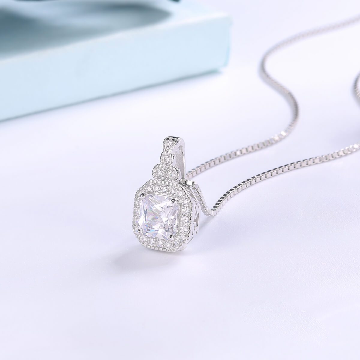 Collier en forme d'Asscher ancien - Carallor l Site Officiel l Bijoux Uniques