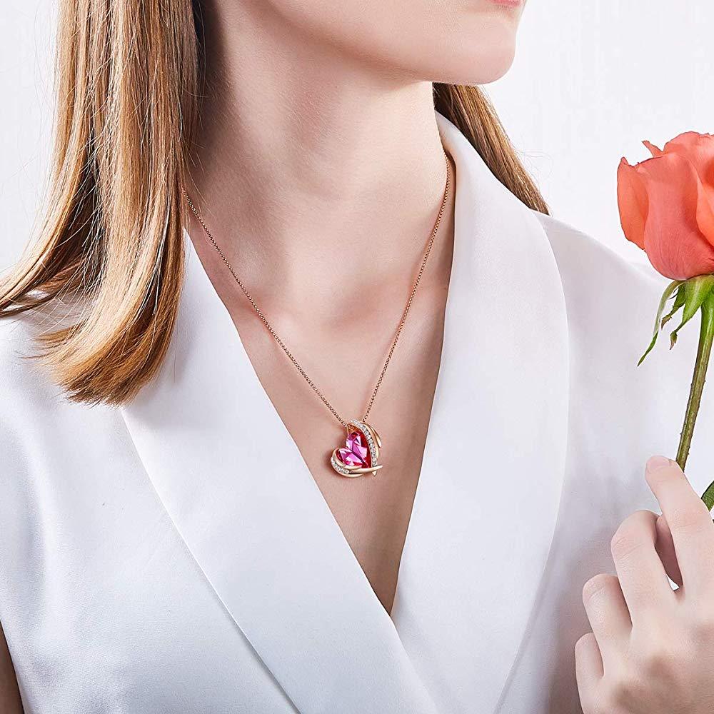 Collier cœur rose orné de cristaux Swarovski® - Carallor l Site Officiel l Bijoux Uniques